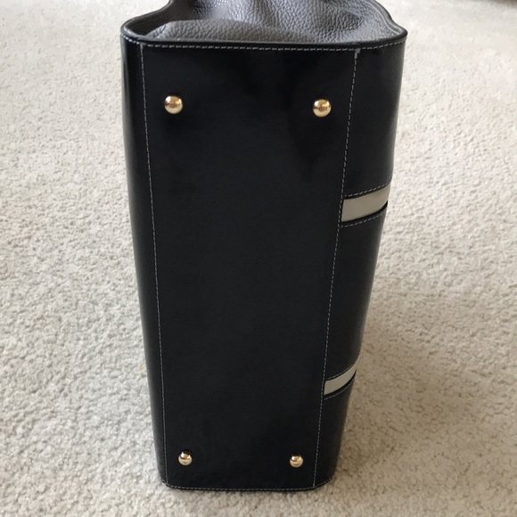 Gorgeous IACUCCI Italian Patent Leather Satchel - Picture 6 of 14